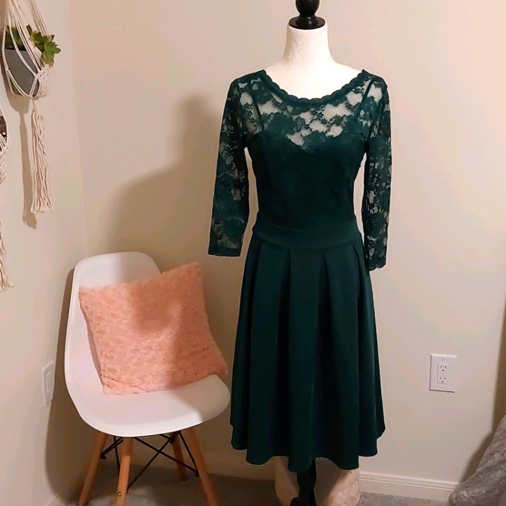 NWT  semi-formal green dress Size Small